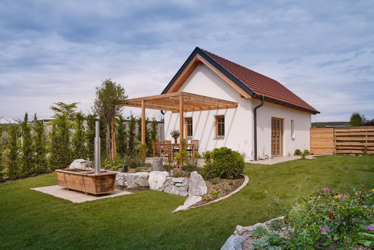 Kittenberger Chalets am Gartensee Schiltern bei Langenlois Exterior foto